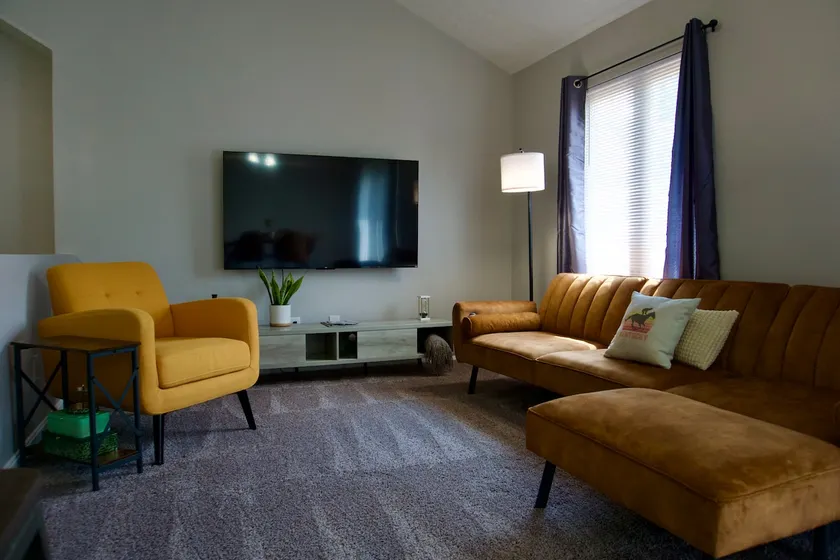 Cloud’s BnB – E-Town Retreat, Chef’s Kitchen - Image 1