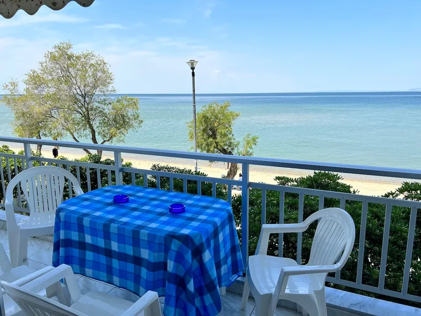 Sea Front Peraia ! - Image 1