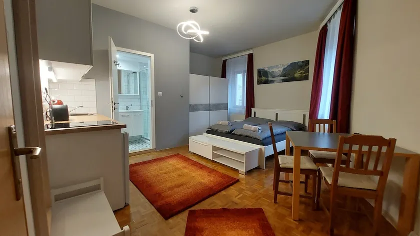 The corner house - Modern studio in old town - Image 1