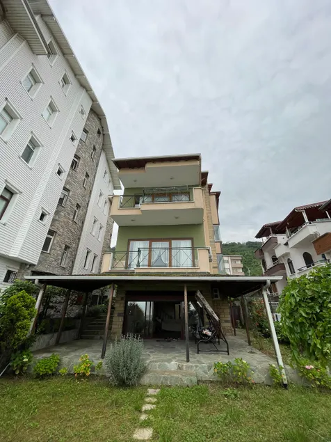 Luxury and Comfortable Villa with Seafront View - Image 1