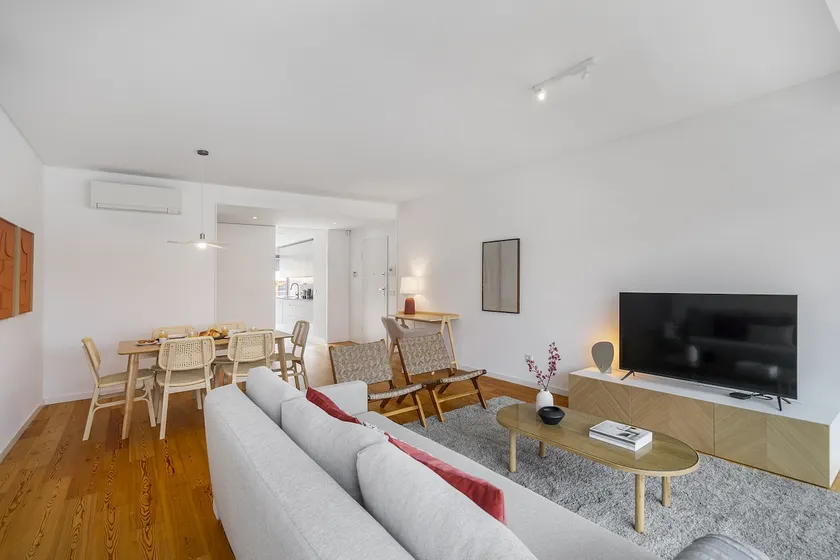 WHome Urban Retreat w/Parking, Elevator & AC by Benfica Stadium - Image 1