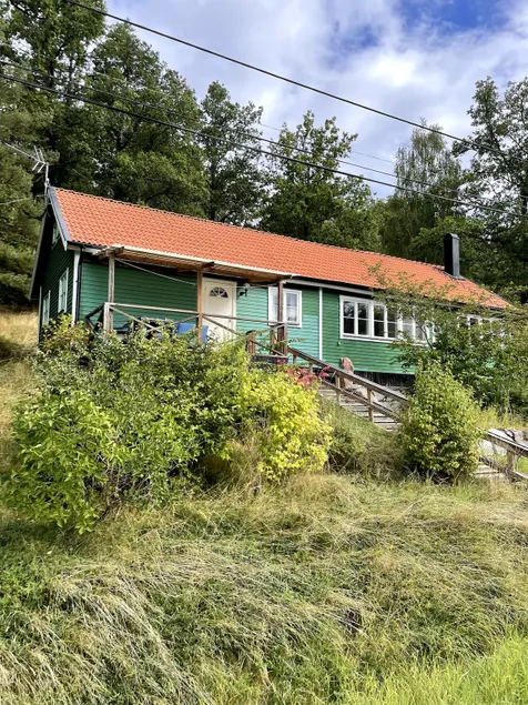 Cozy and spacious artist villa - Image 1