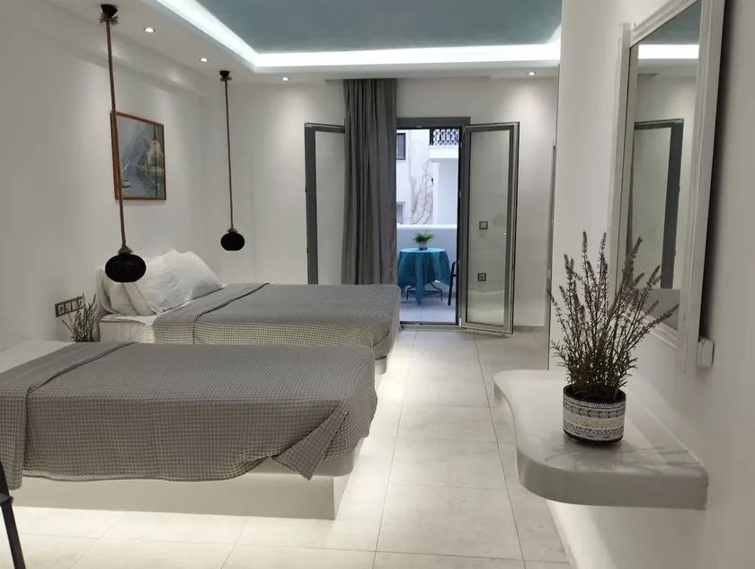 Rodiani Room For 3 - Image 1