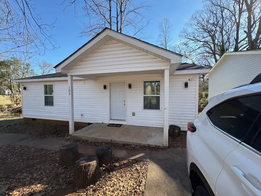 Great House in Greer *Train* - Image 1