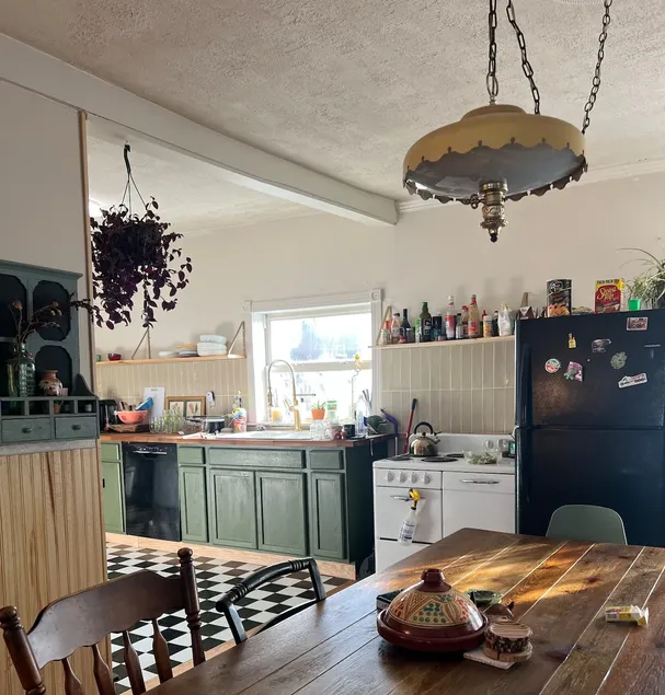 4 Bedroom/ 5 Bed Farmhouse 1 block from waterfall - Image 1