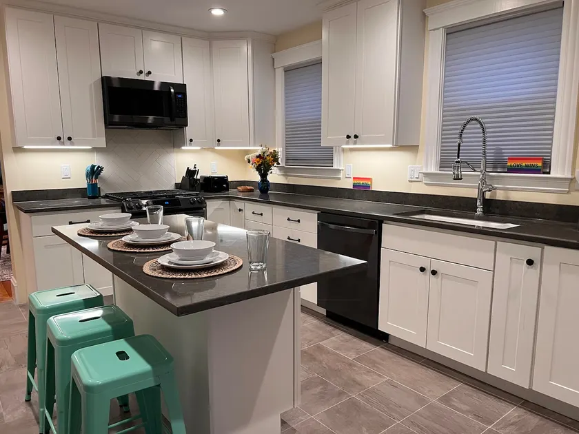 Top 10% Stay | Sleeps 6 | Easy Boston Access - Image 1