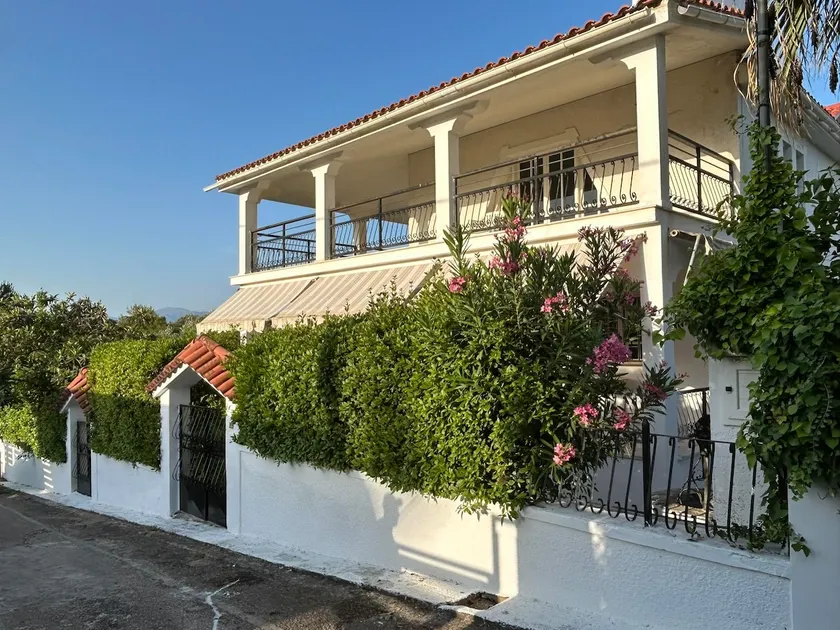 VACATION HOME - Image 1