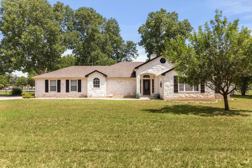 Charming McQueeney House - Image 1