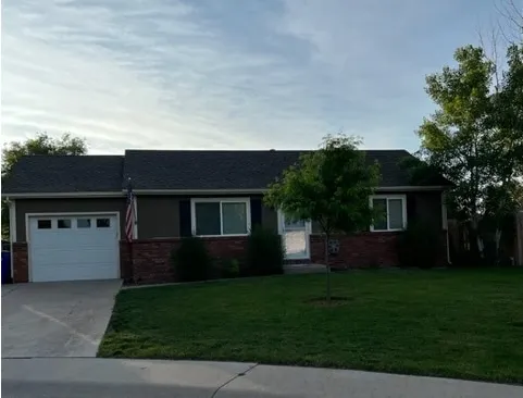 Quaint three-bedroom house - Image 1