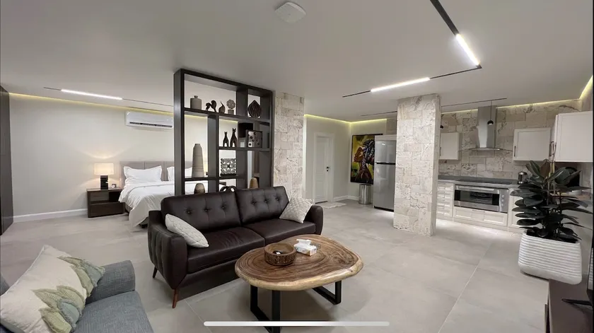 Modern design apartment with self check-in - Image 1
