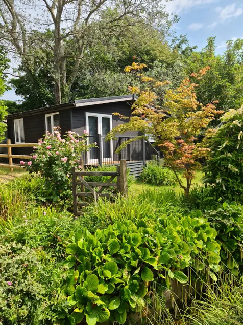 Little House in The Garden - Image 1