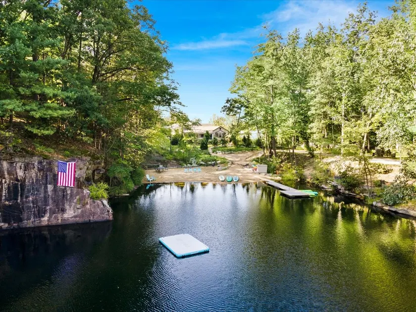 Beach~Lake~Hot Tub~Kayaks~Paddle Boards~Swimming - Image 1