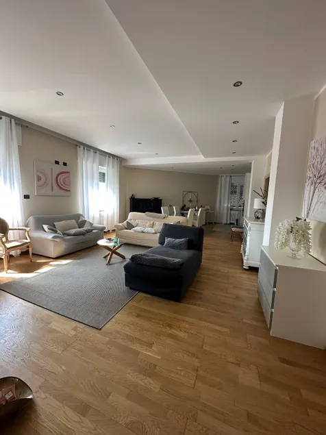 Luxury Apartment - Image 1
