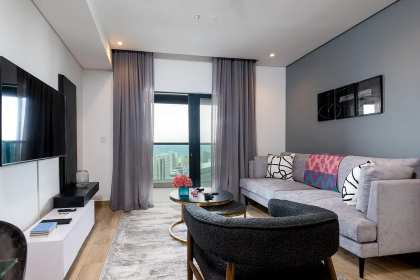 Gorgeous One Bedroom Oceans - Image 1