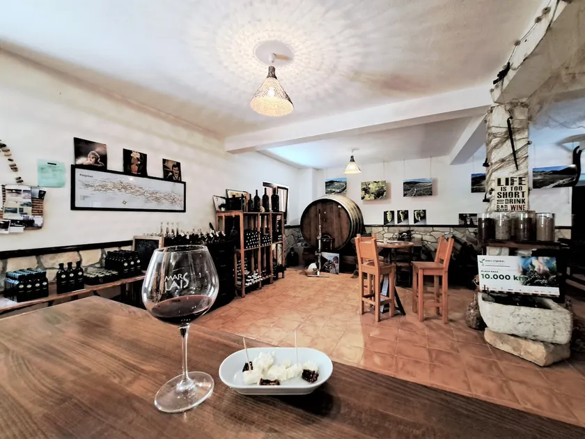 Wine house Marlais - Image 1