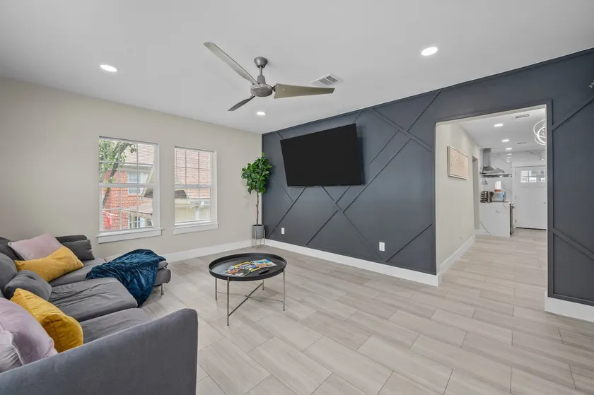 Stunning Getaway in Downtown & Midtown - Image 1