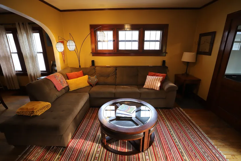 Historic Downtown Bungalow - Image 1