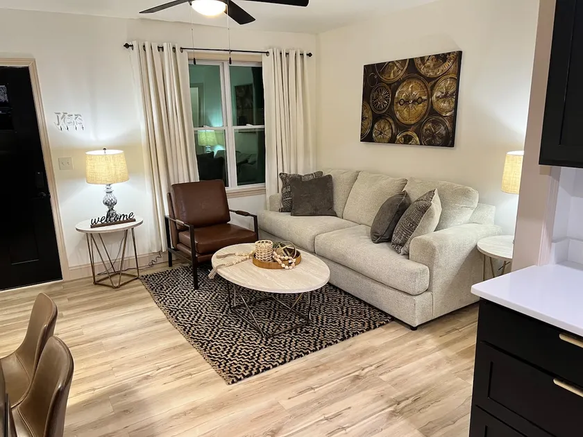 EV Charging 2 Bedroom near Downtown Monroeville - Image 1