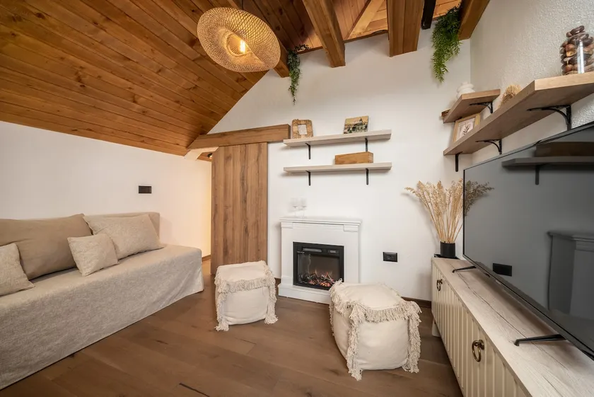 Gurgulyat view - 1 Bedroom Loft - Image 1