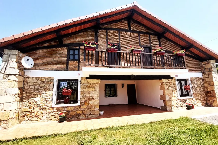 Beautiful Farmhouse Bilbao- Vizcaya-Butron - Image 1