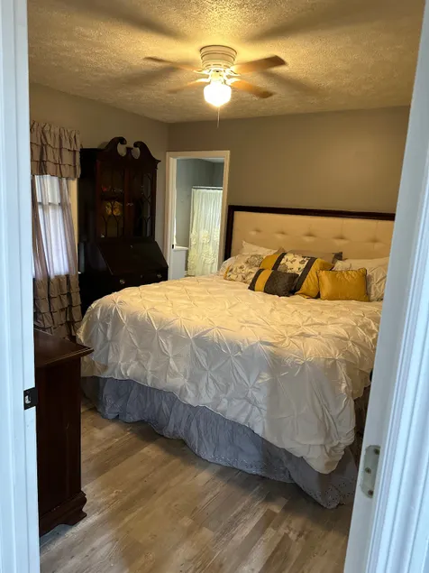 Southern Charm - Image 1