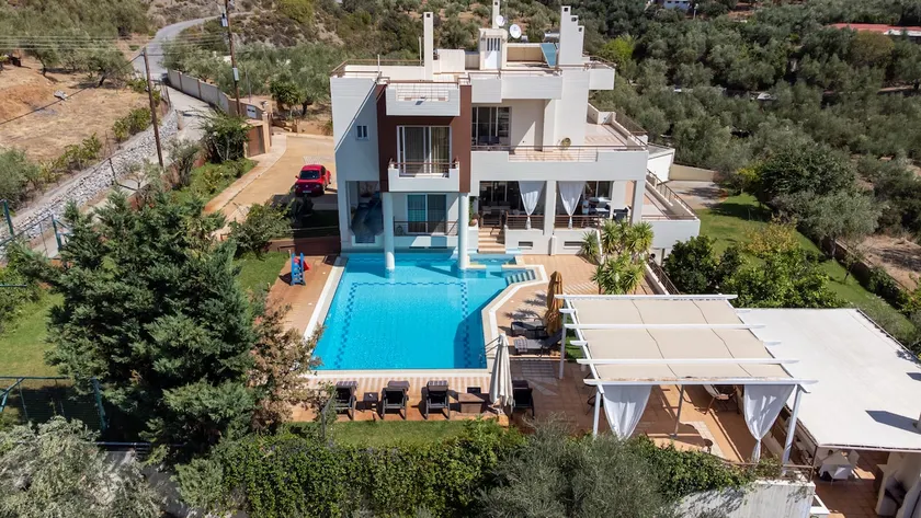 Luxurious Villa Kerezenia with private pool - Image 1