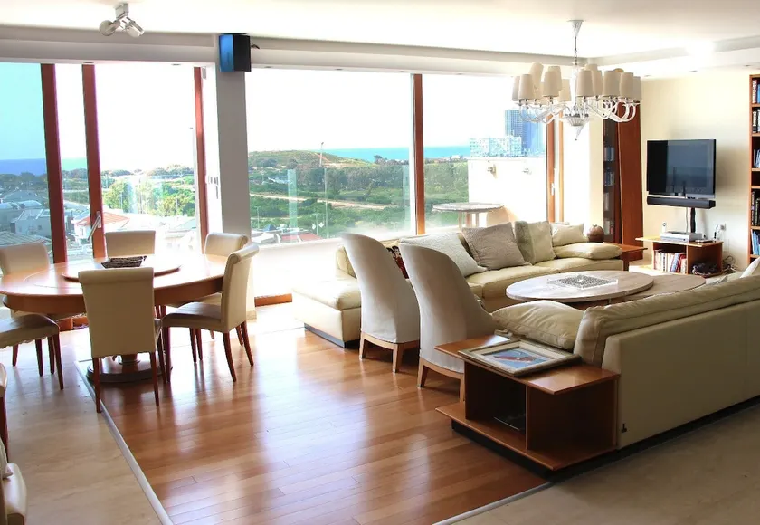 Luxury Breathtaking Seafront Penthouse Duplex - Image 1