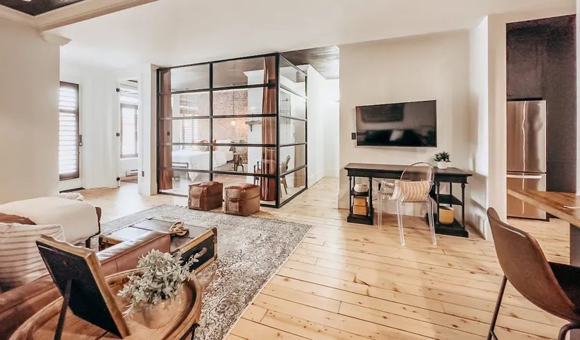The Merchant Quarters: Contemporary seaside charm - Image 1