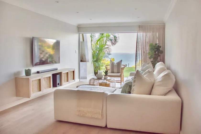 Luxurious 3 Bedroom Apartment with Amazing Views - Image 1