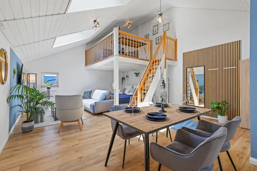 Maisonette | Netflix | Parking | cruwzo - Image 1