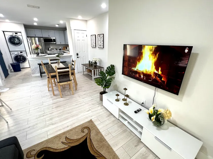 Luxury StayComfy at WinterHeaven - Image 1
