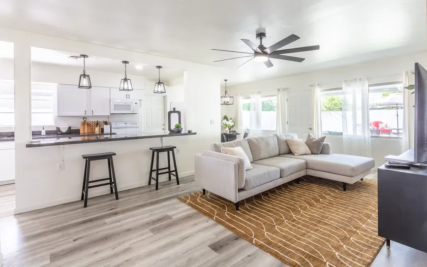 Modern Melrose Gem | 10 Min away from Down Town - Image 1
