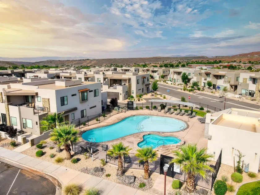 Luxury View | Private Spa | 14+ - Image 1