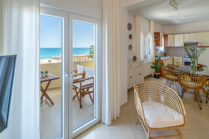 Beachfront Elegance for families - Image 1