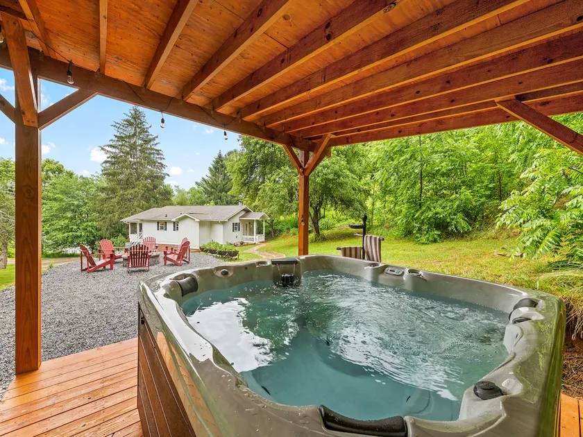End of the Road Retreat - Hot Tub/Fishing Pond - Image 1