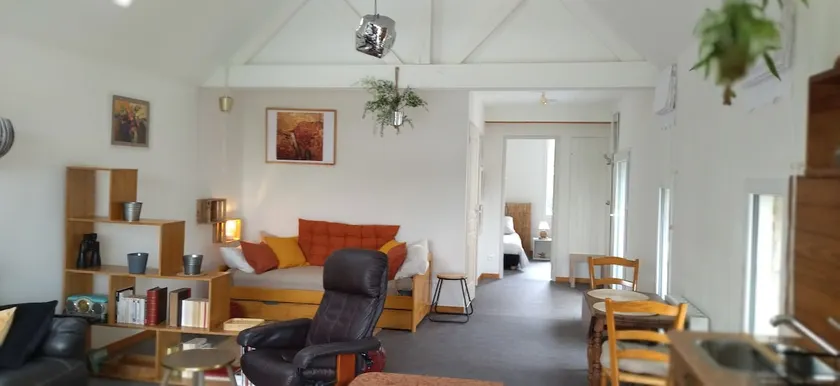 a 1st floor in the countryside - Image 1