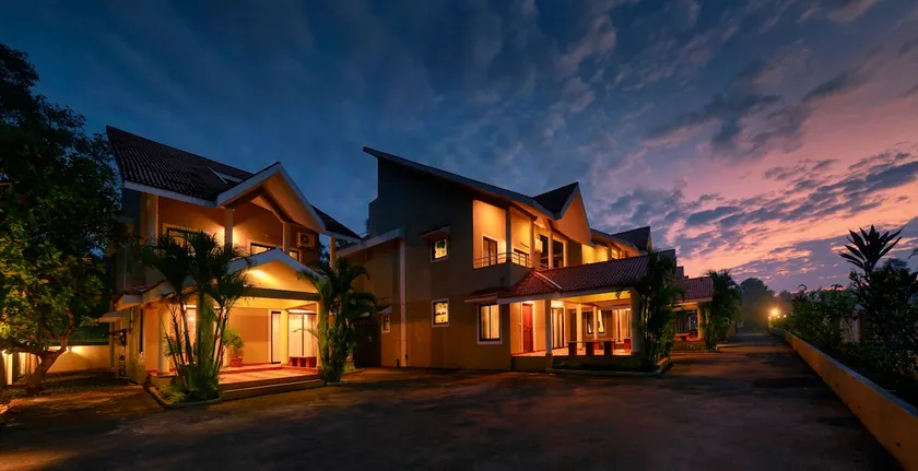 TreeHouse Blue, Hotel & Villas - Image 1