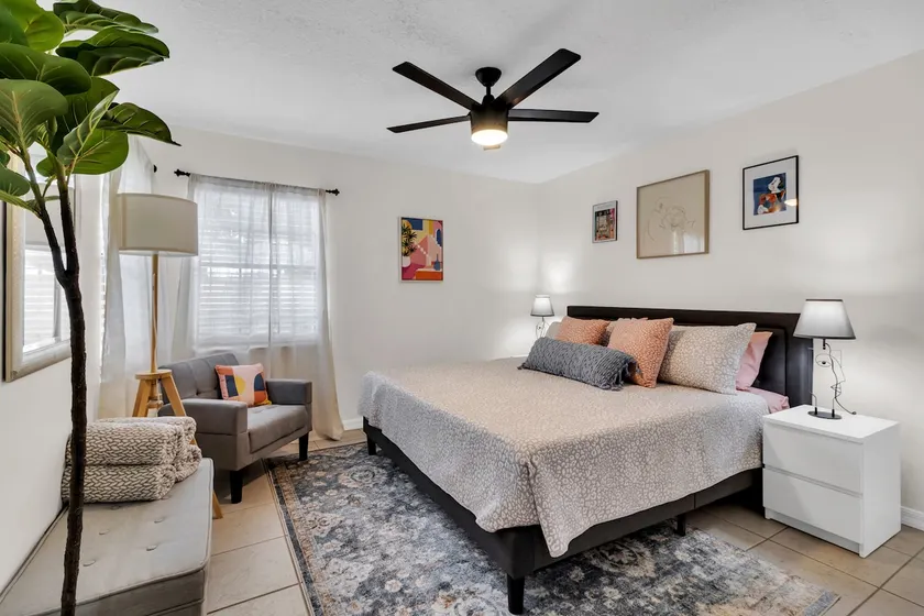 Bright & Airy in DowntownSanford - Image 1