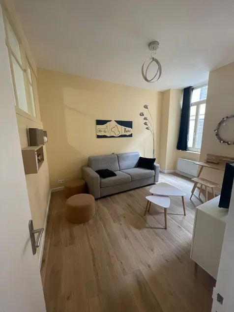 2-bedroom with parking Hyper center - South entrance - Image 1