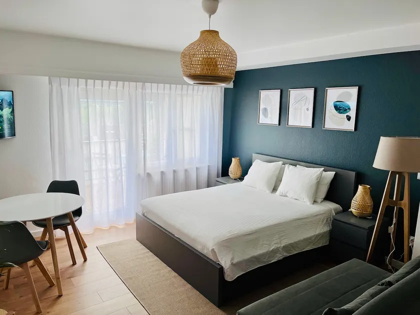 NEW! Cosy & Bright Central Studio with Terrace - Image 1