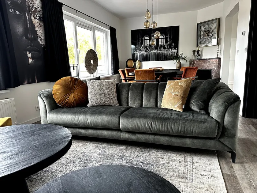 Large house with 4 bedrooms in the center of Enschede - Image 1
