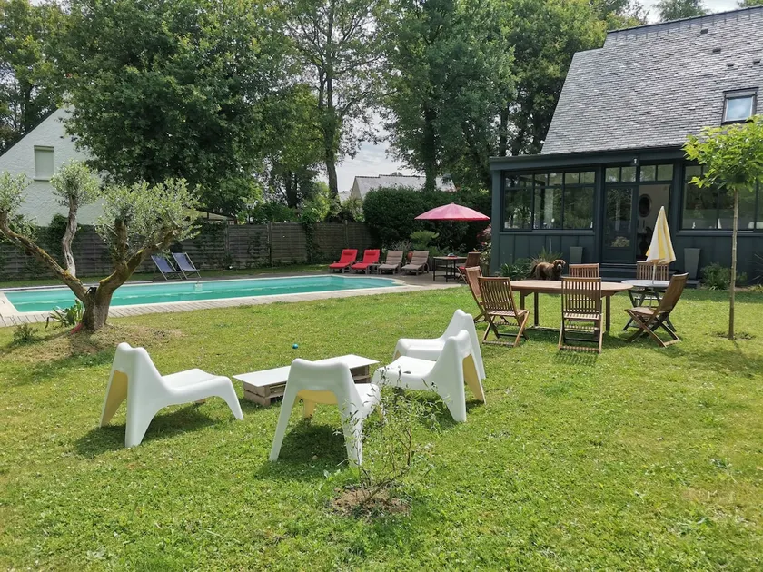 Wooded house with heated pool - Image 1