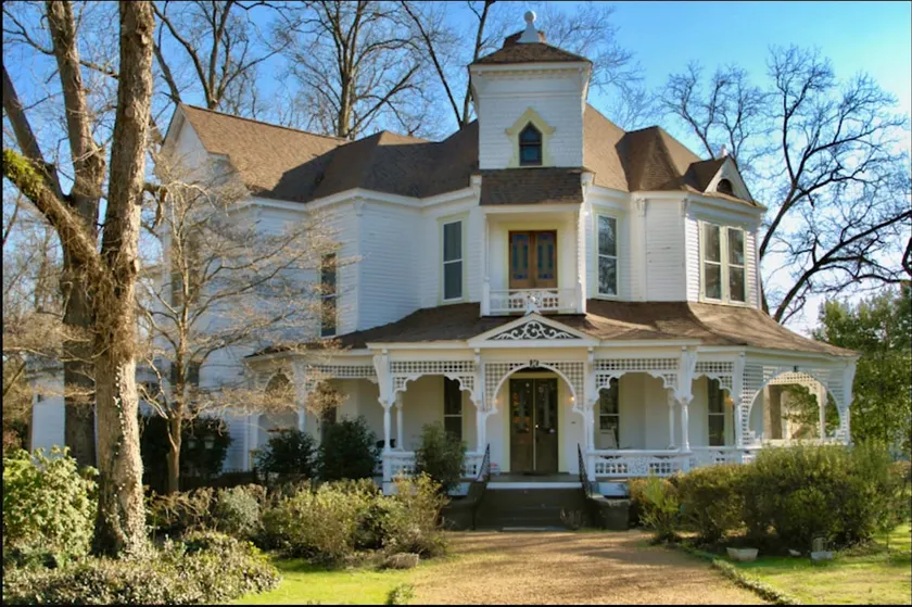 The Gingerbread / Hunter House - Image 1