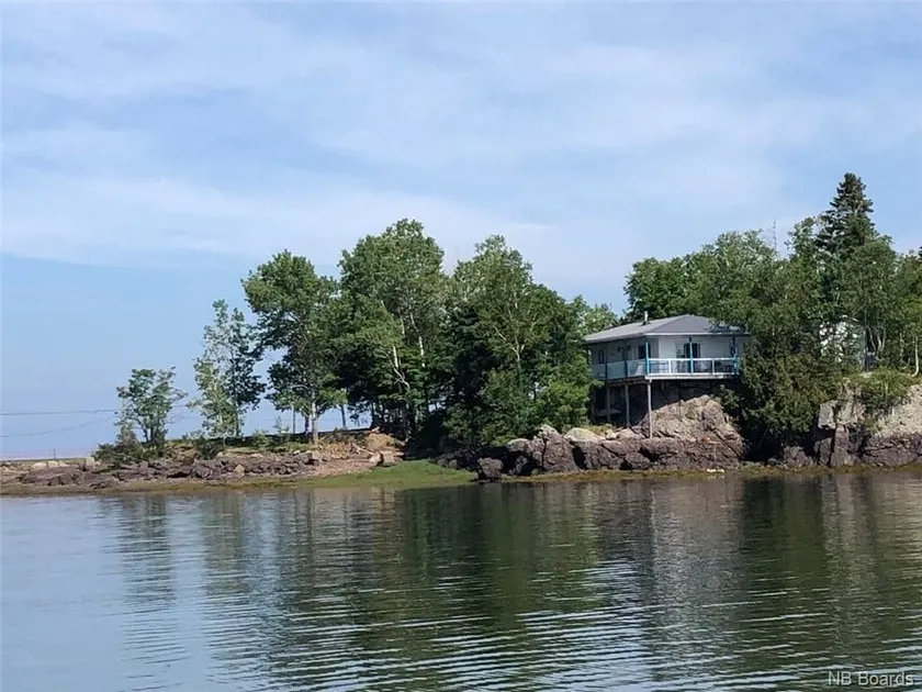 Island Cottage Oasis - Image 1
