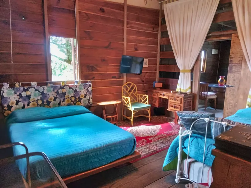 Jade Cabin - Image 1