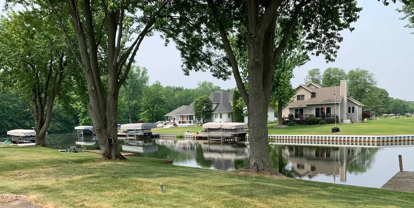 Newly remodeled on Gun Lake - Image 1