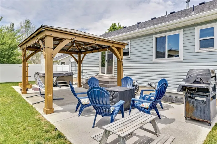 Timp Retreat | EV | Free Massage* | Backyard - Image 1