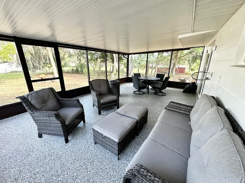 Country Getaway Table Tennis Screened Lanai. Grill - Image 1