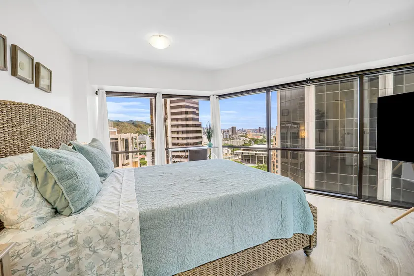Renovated, Food Haven Condo! Pool + HotTub+WiFi - Image 1