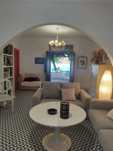 House near the beach - Image 1